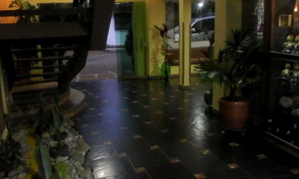 Hotel Monchuelo San Gil